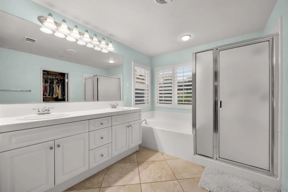 10287 Spruce Woodlands Way Escondido, CA 92026
