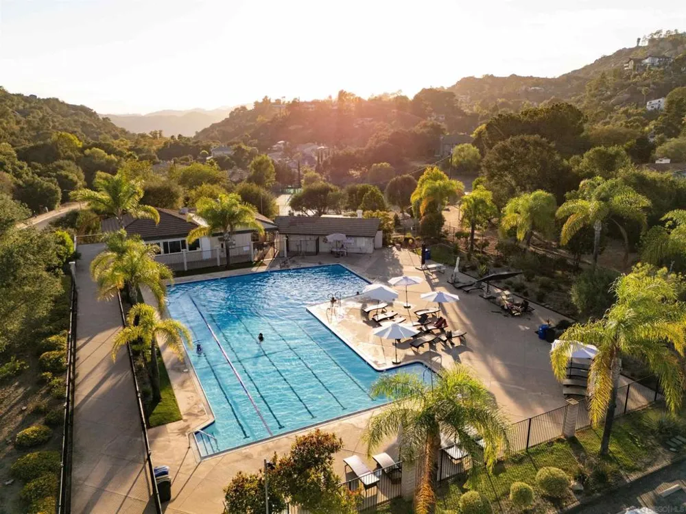10287 Spruce Woodlands Way Escondido, CA 92026