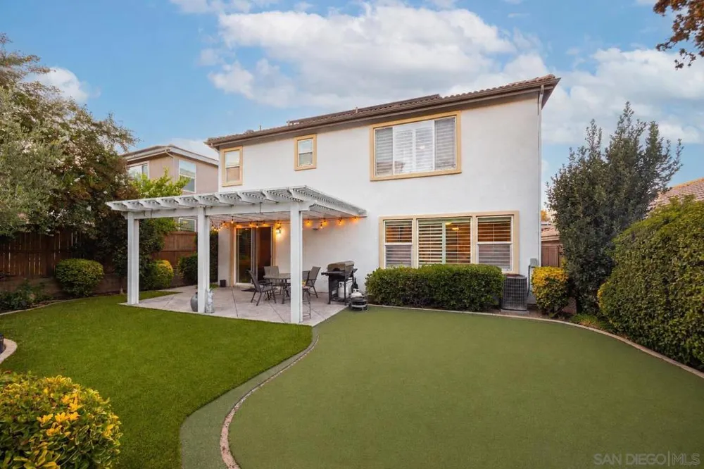 10287 Spruce Woodlands Way Escondido, CA 92026