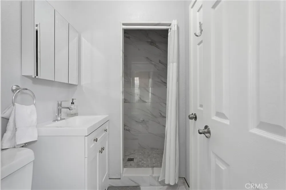 13524 Frazier Baldwin Park, CA 91706