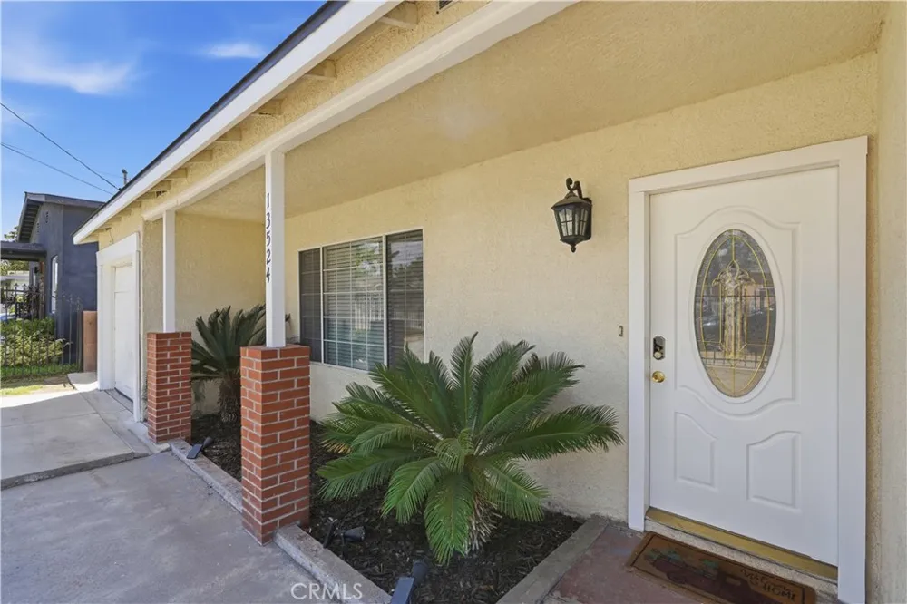 13524 Frazier Baldwin Park, CA 91706
