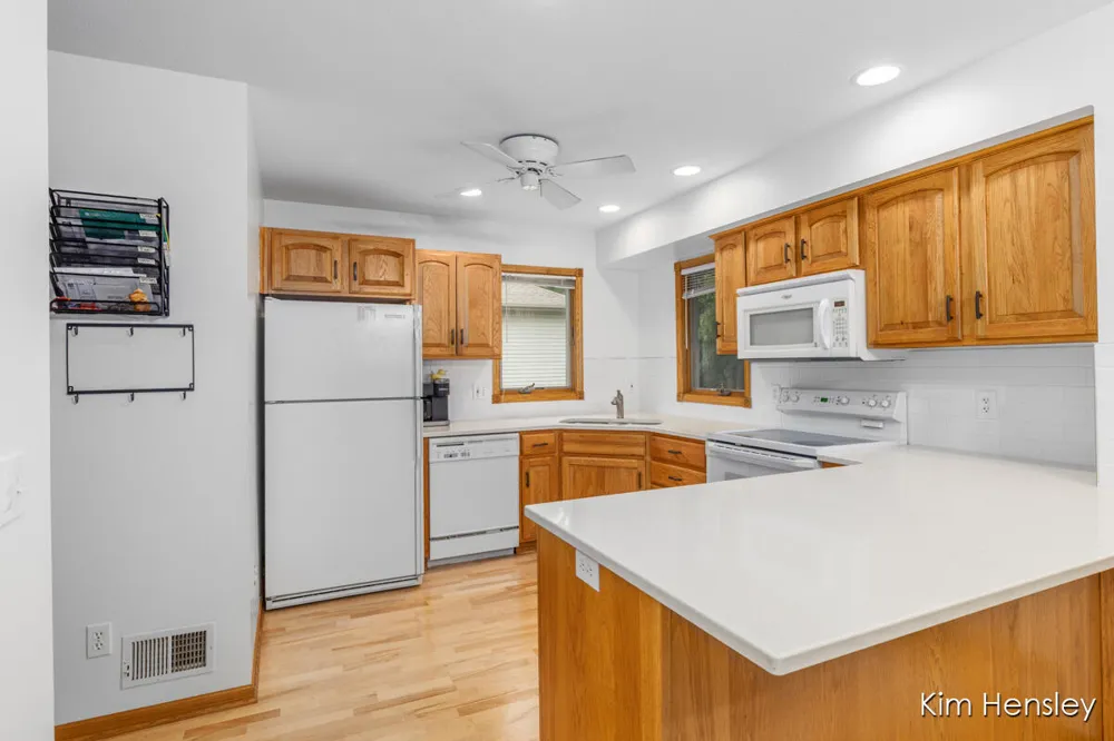2020 Burton Knoll Court SE Kentwood, MI 49546