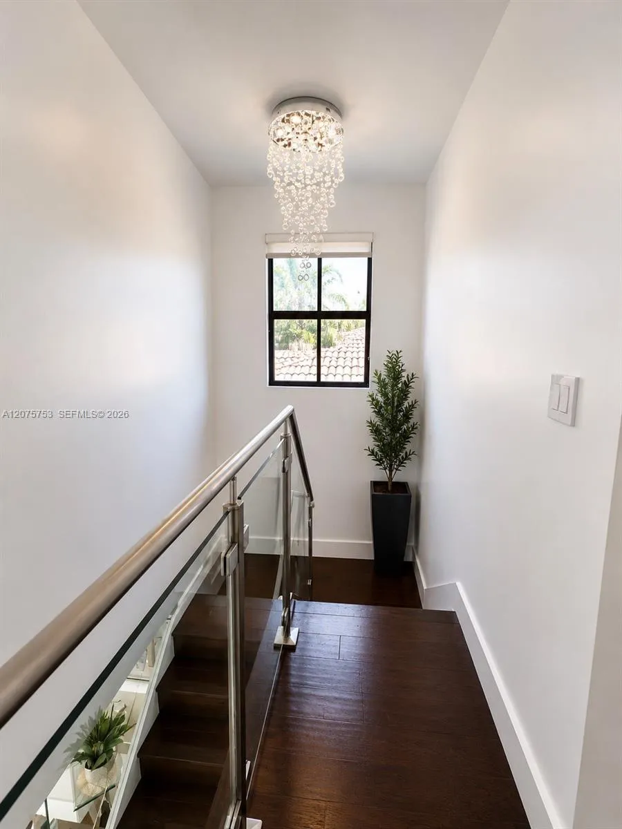 6989 NW 104th Ct Doral, FL 33178