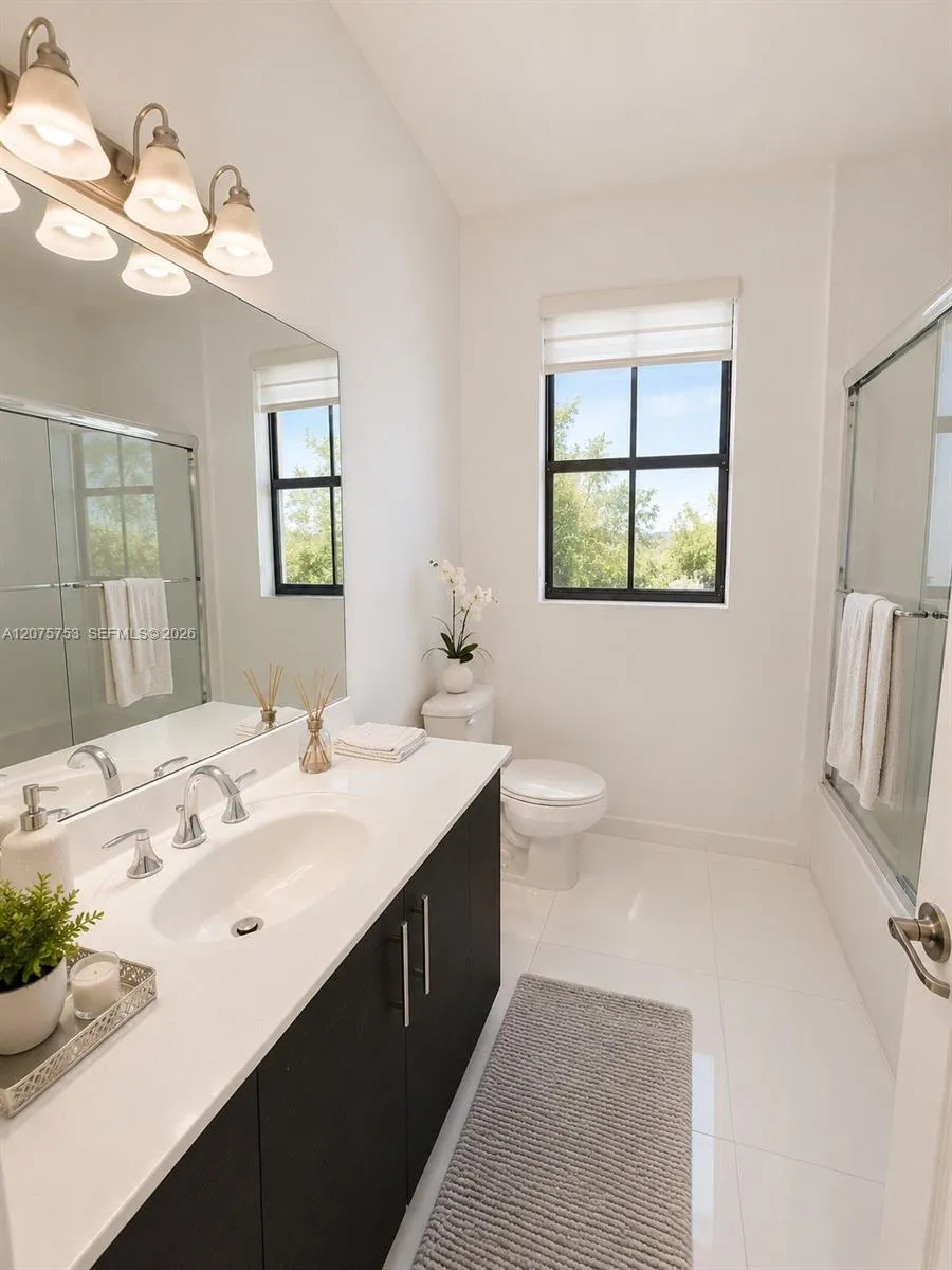 6989 NW 104th Ct Doral, FL 33178