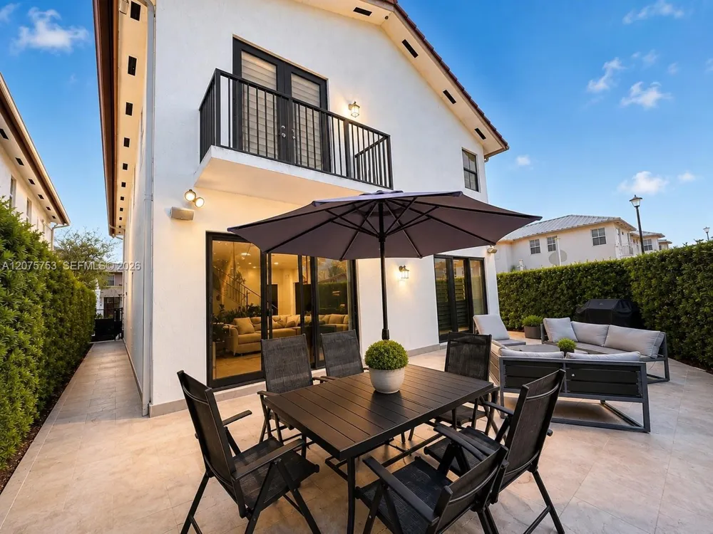 6989 NW 104th Ct Doral, FL 33178