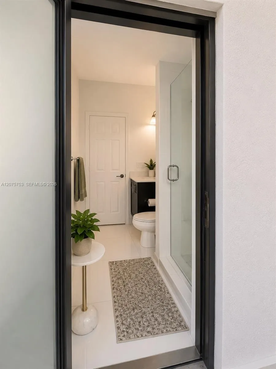 6989 NW 104th Ct Doral, FL 33178
