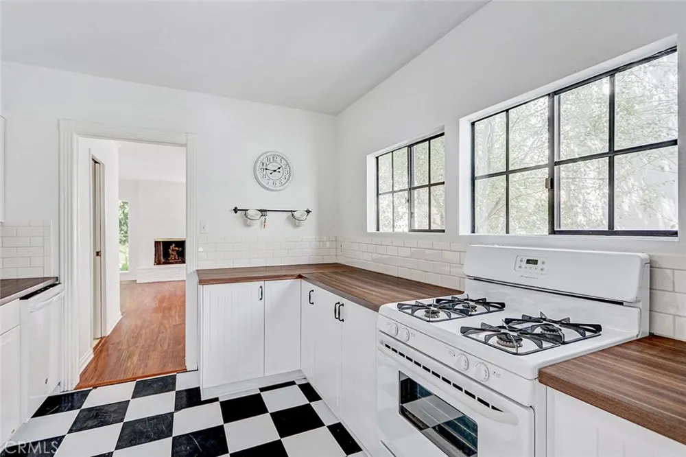 1309 Oak Manhattan Beach, CA 90266