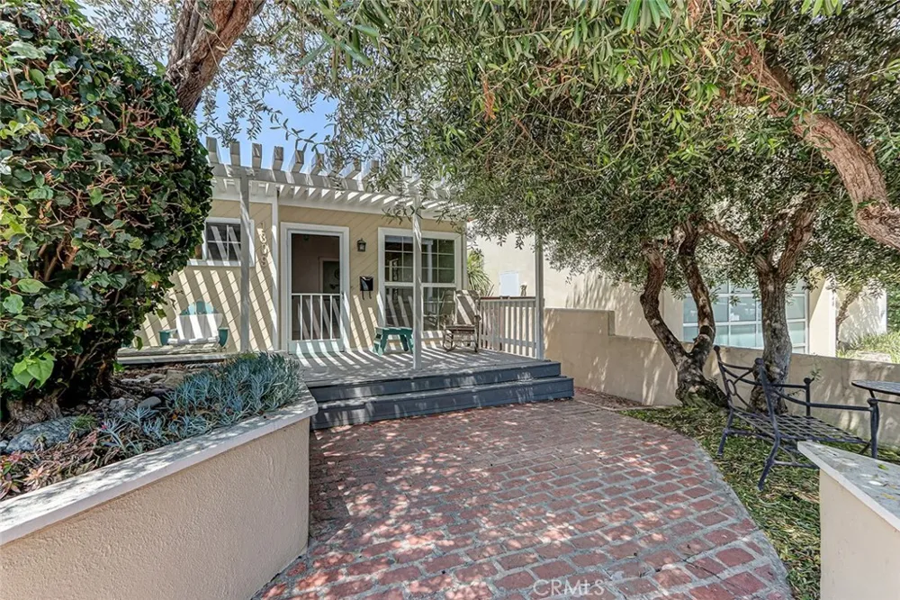 1309 Oak Manhattan Beach, CA 90266