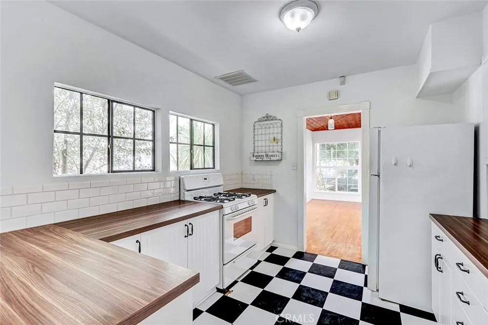1309 Oak Manhattan Beach, CA 90266
