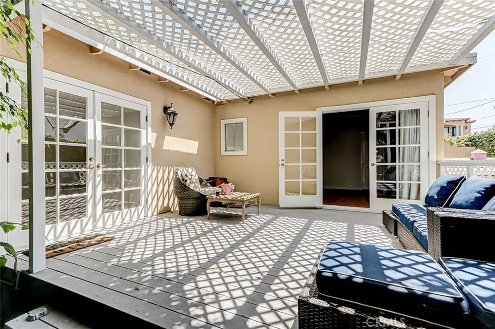 1309 Oak Manhattan Beach, CA 90266