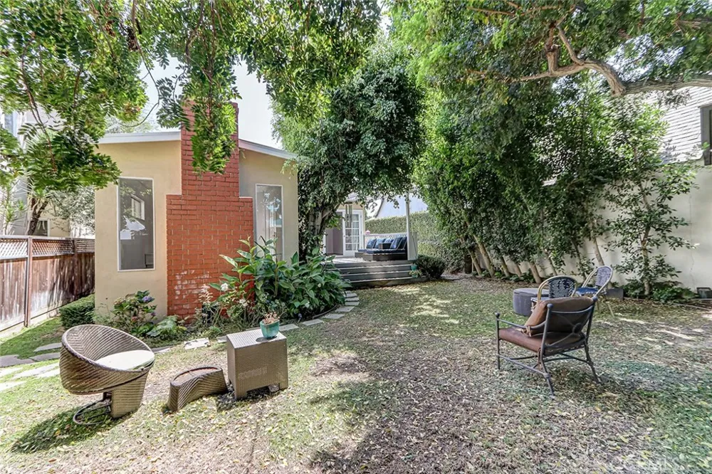 1309 Oak Manhattan Beach, CA 90266