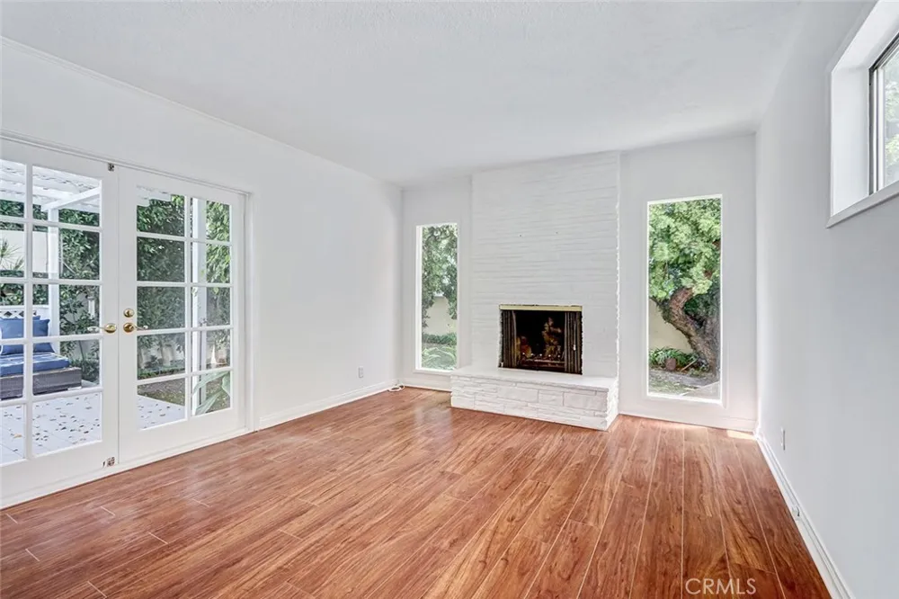 1309 Oak Manhattan Beach, CA 90266
