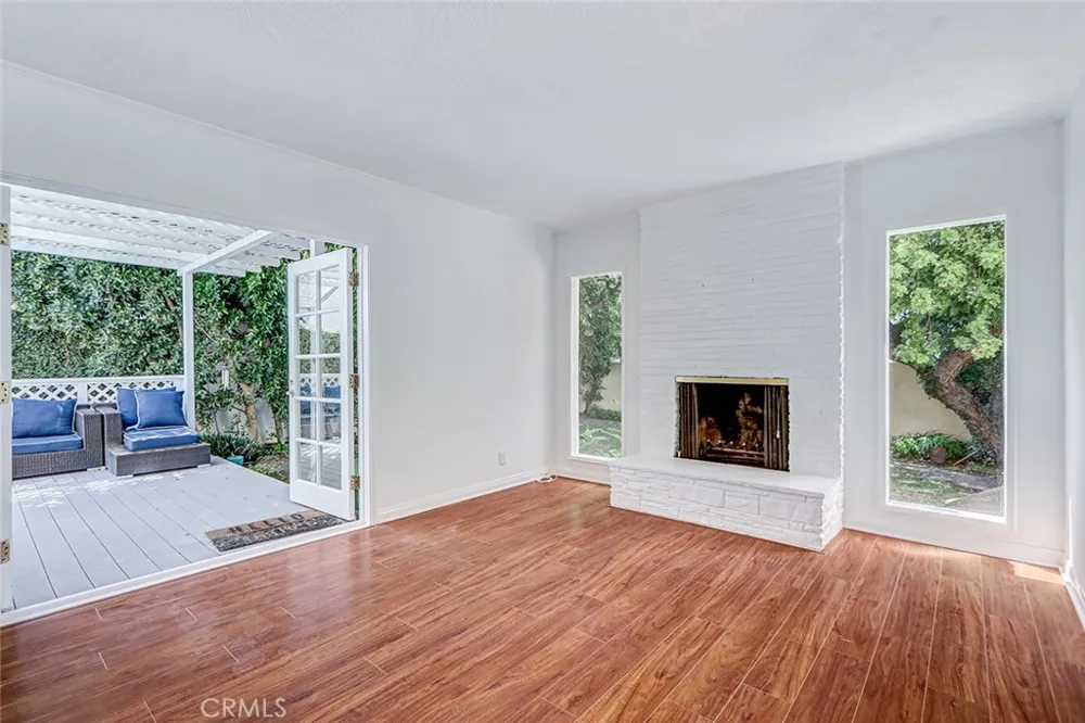 1309 Oak Manhattan Beach, CA 90266