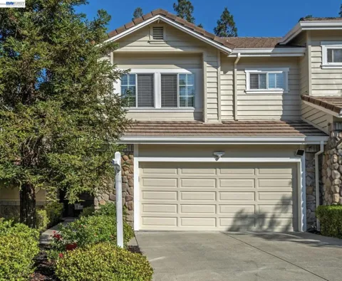 210 Wood Valley Pl