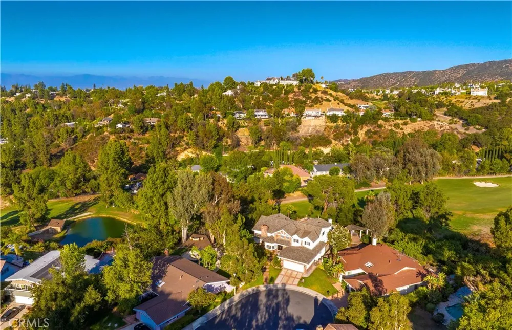 19501 Weeburn Court Tarzana, CA 91356