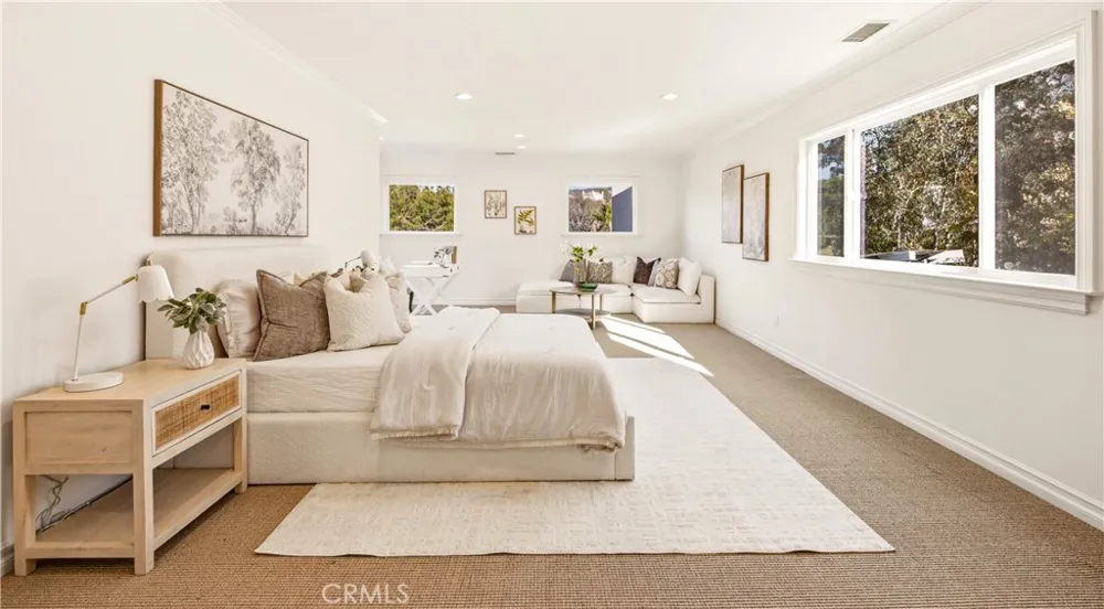 19501 Weeburn Court Tarzana, CA 91356