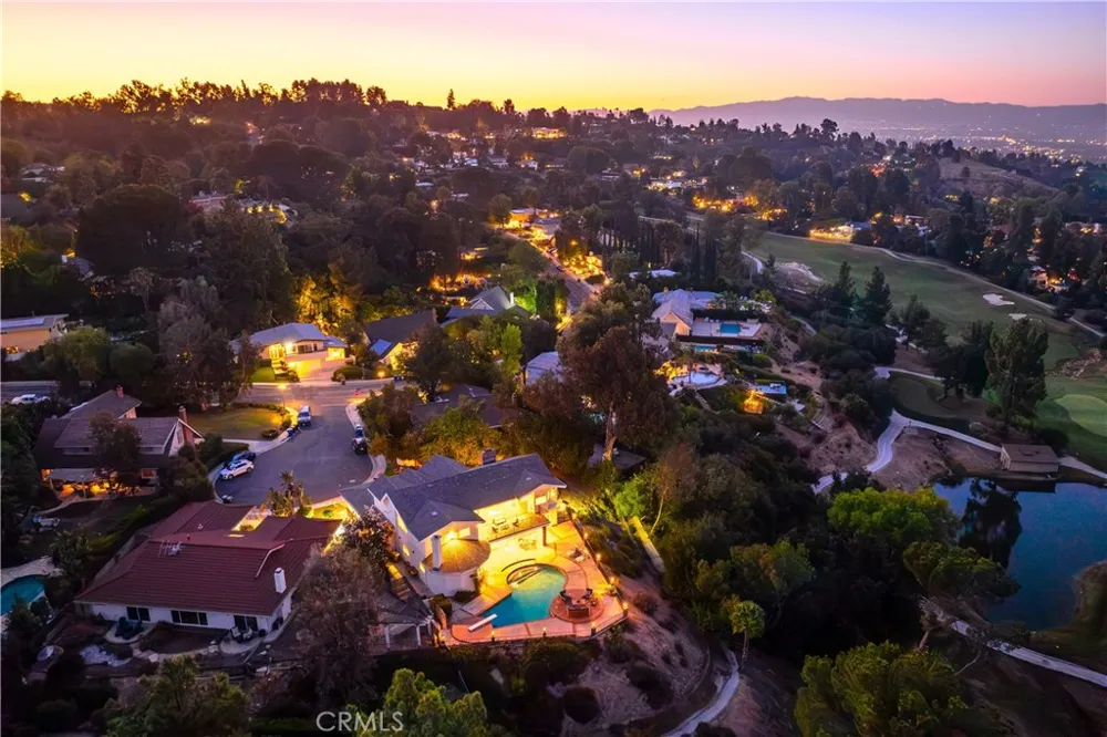 19501 Weeburn Court Tarzana, CA 91356