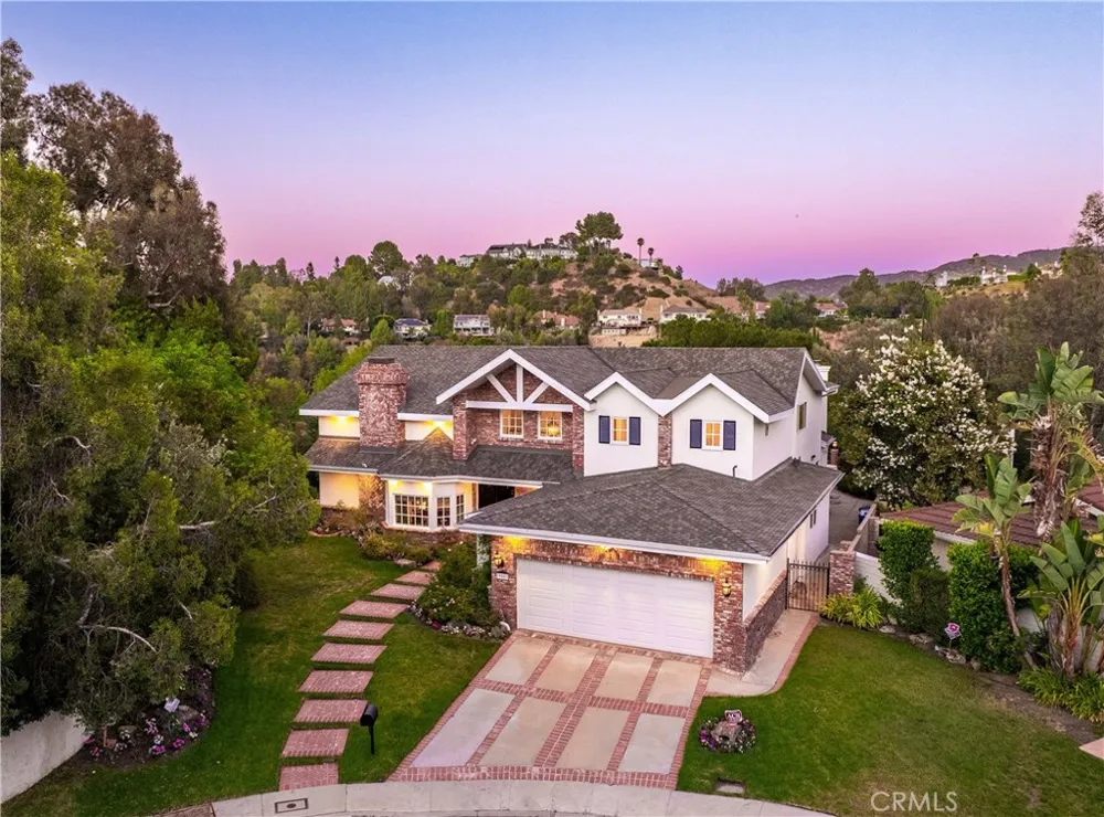19501 Weeburn Court Tarzana, CA 91356