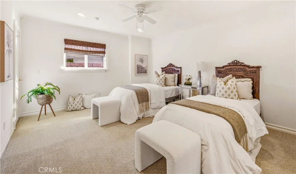 19501 Weeburn Court Tarzana, CA 91356