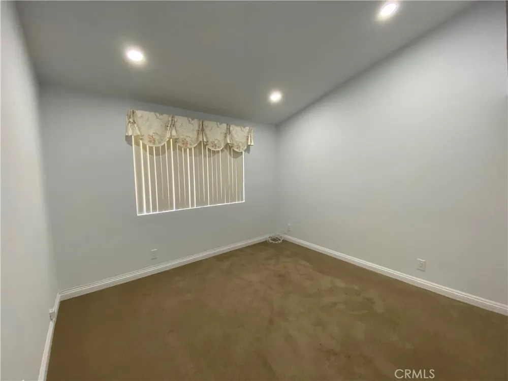 5840 Valerie Woodland Hills, CA 91367