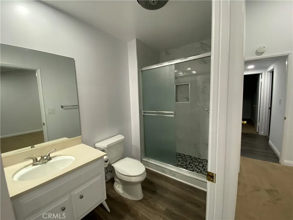 5840 Valerie Woodland Hills, CA 91367
