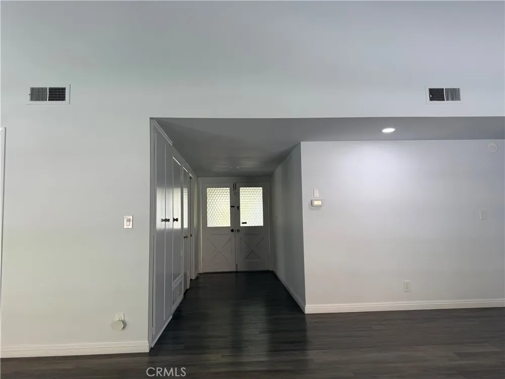 5840 Valerie Woodland Hills, CA 91367