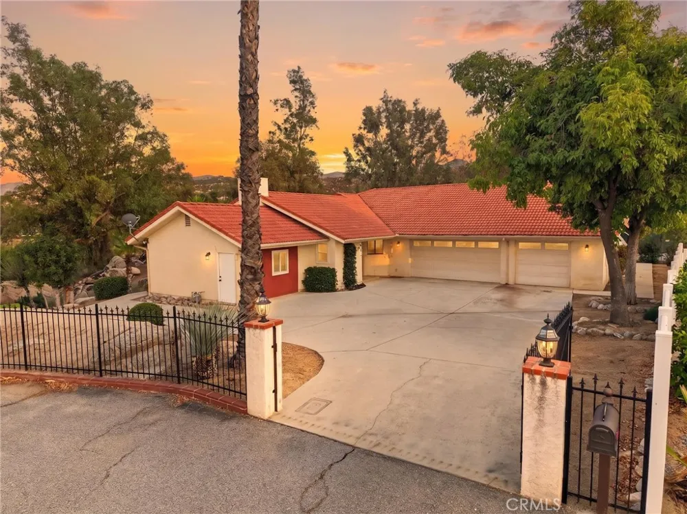 28446 Champions Menifee, CA 92584