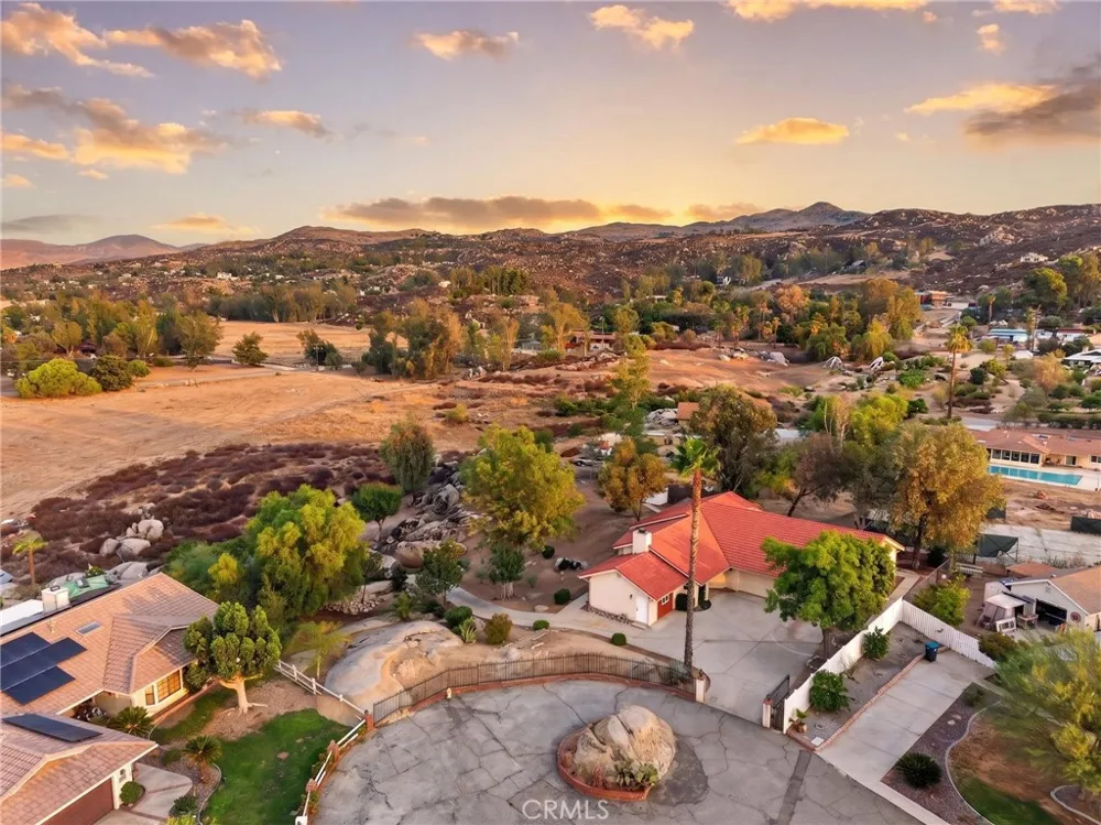 28446 Champions Menifee, CA 92584