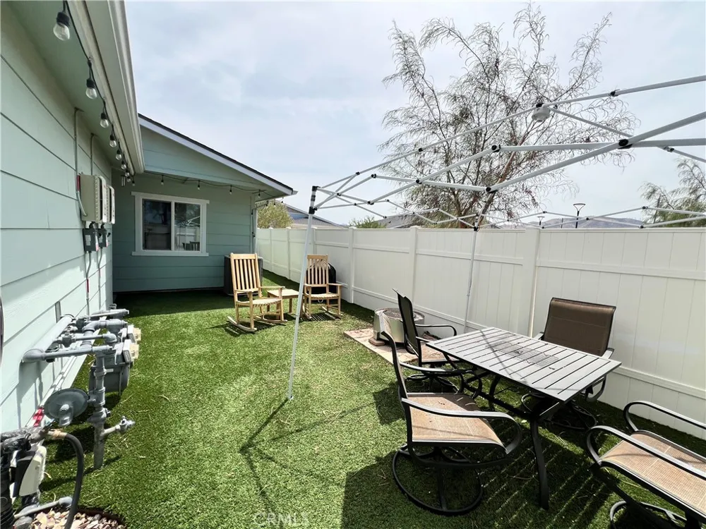 122 Veteran Place Palmdale, CA 93550