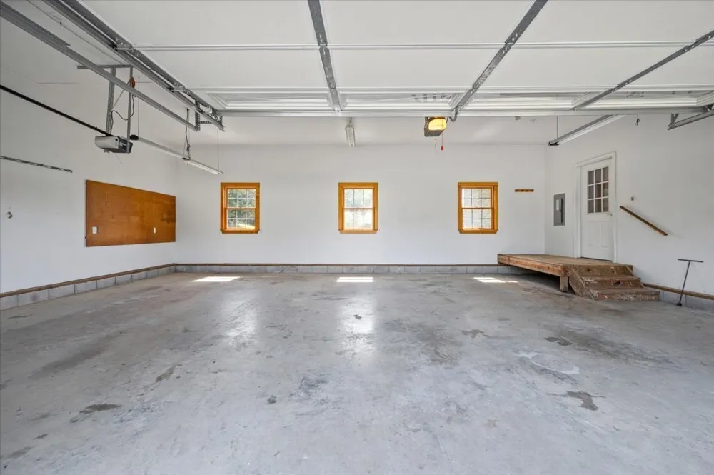 216 Old Wolf Hill Rd Bethpage, TN 37022