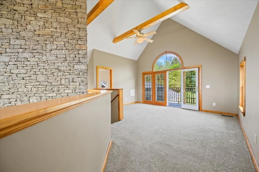 216 Old Wolf Hill Rd Bethpage, TN 37022