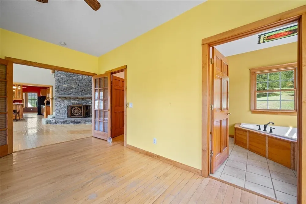 216 Old Wolf Hill Rd Bethpage, TN 37022