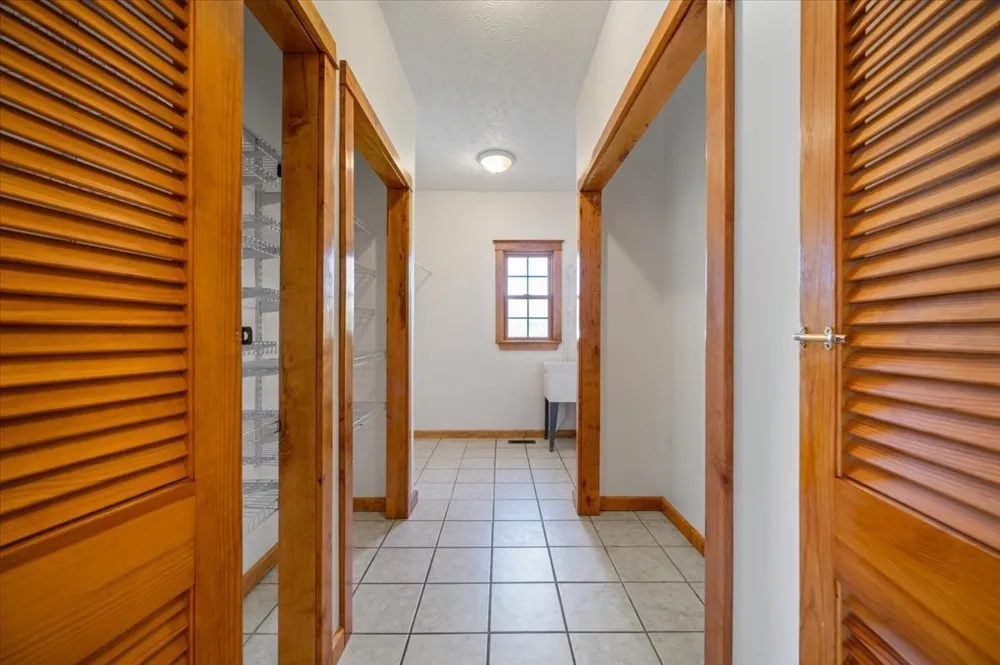 216 Old Wolf Hill Rd Bethpage, TN 37022