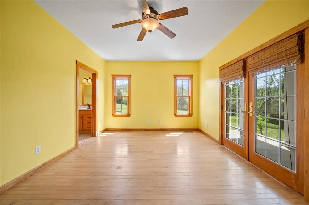 216 Old Wolf Hill Rd Bethpage, TN 37022