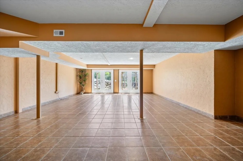 216 Old Wolf Hill Rd Bethpage, TN 37022