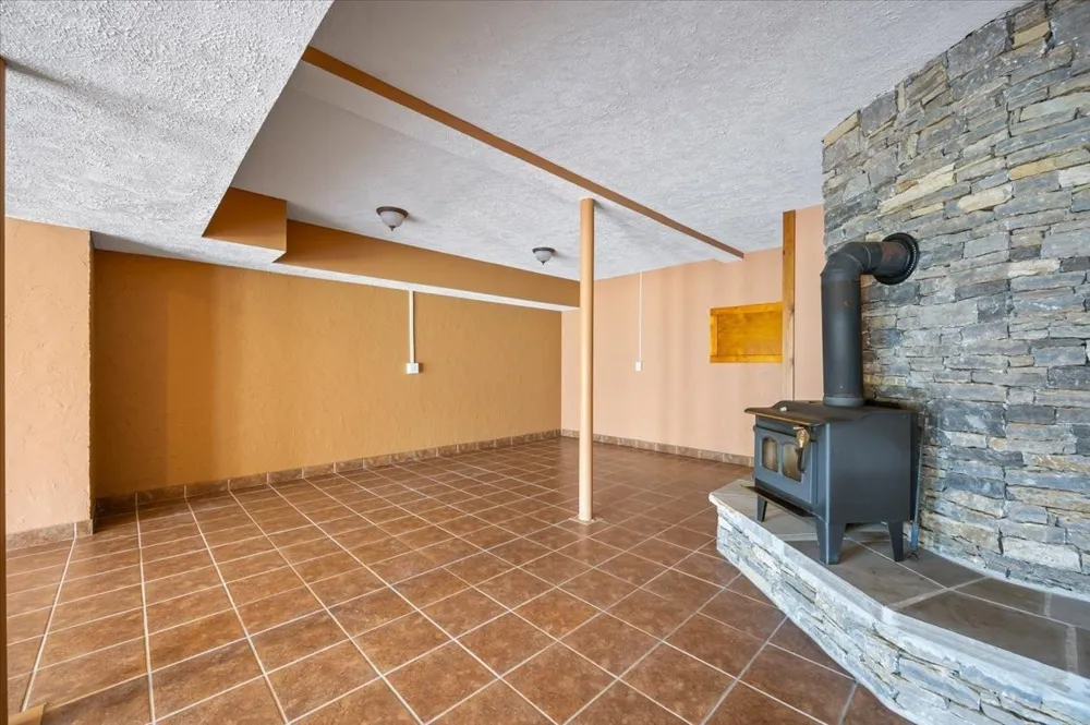 216 Old Wolf Hill Rd Bethpage, TN 37022