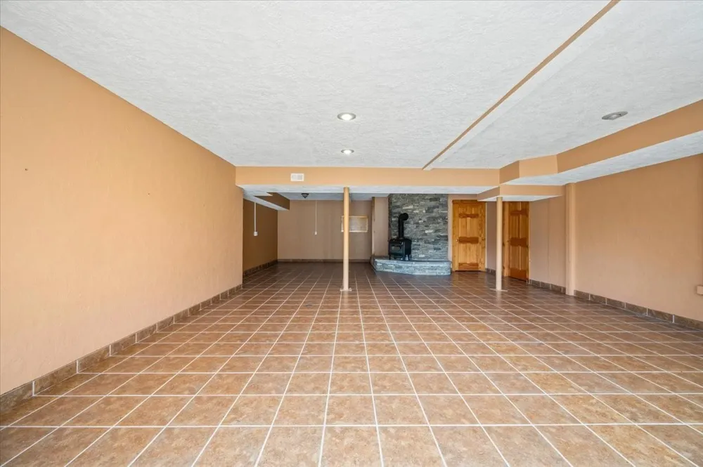 216 Old Wolf Hill Rd Bethpage, TN 37022