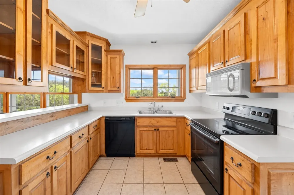 216 Old Wolf Hill Rd Bethpage, TN 37022