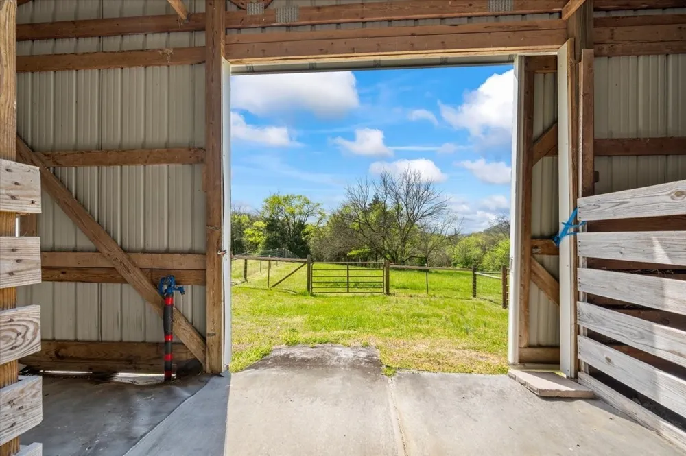 216 Old Wolf Hill Rd Bethpage, TN 37022