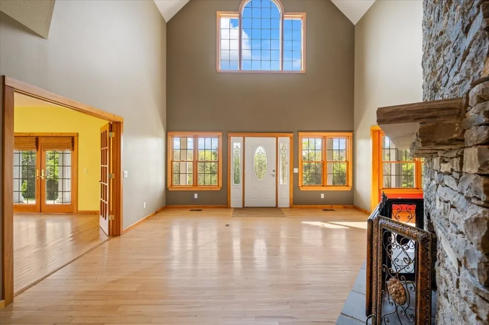 216 Old Wolf Hill Rd Bethpage, TN 37022