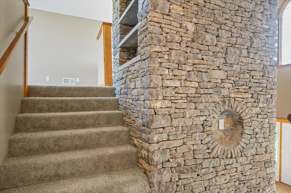 216 Old Wolf Hill Rd Bethpage, TN 37022