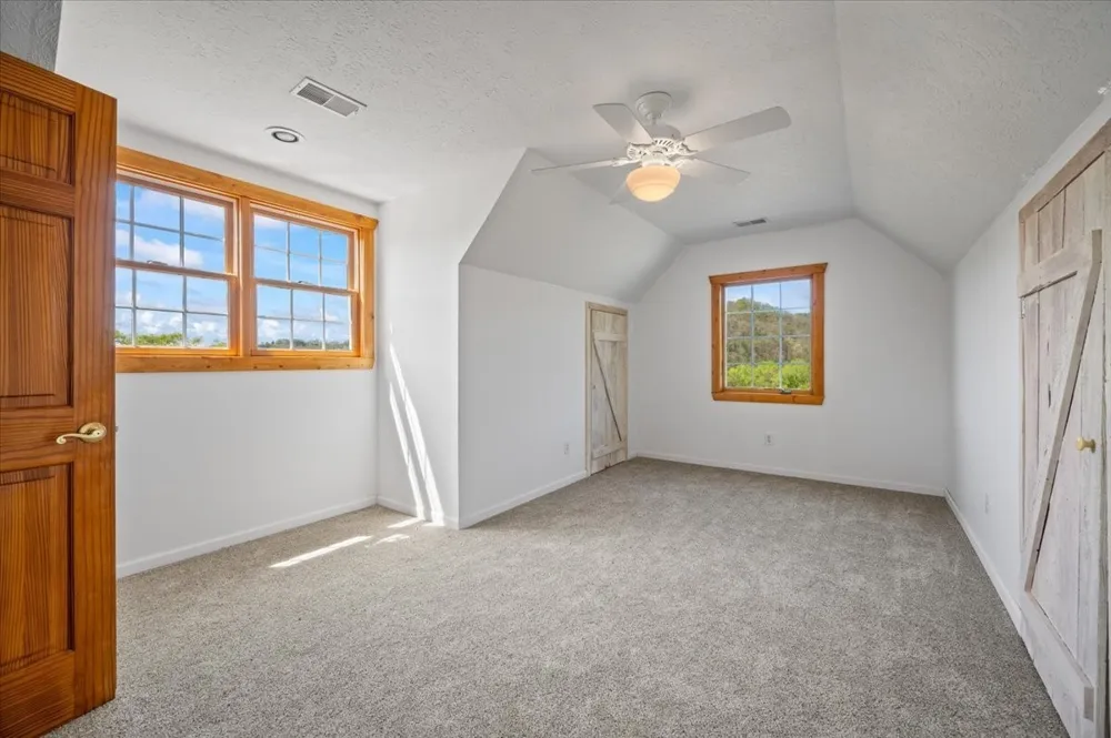 216 Old Wolf Hill Rd Bethpage, TN 37022