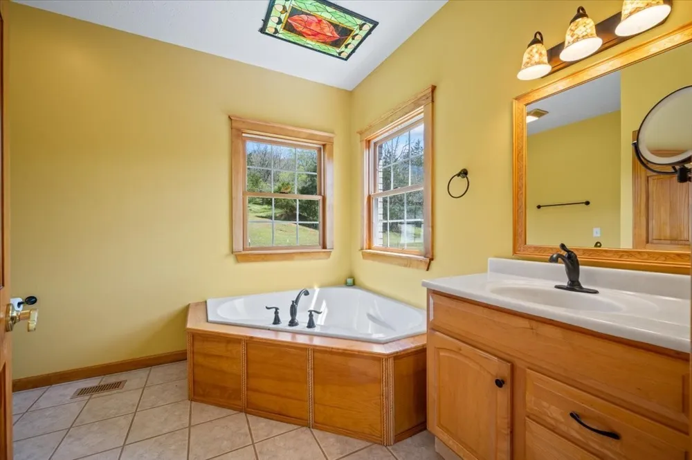 216 Old Wolf Hill Rd Bethpage, TN 37022
