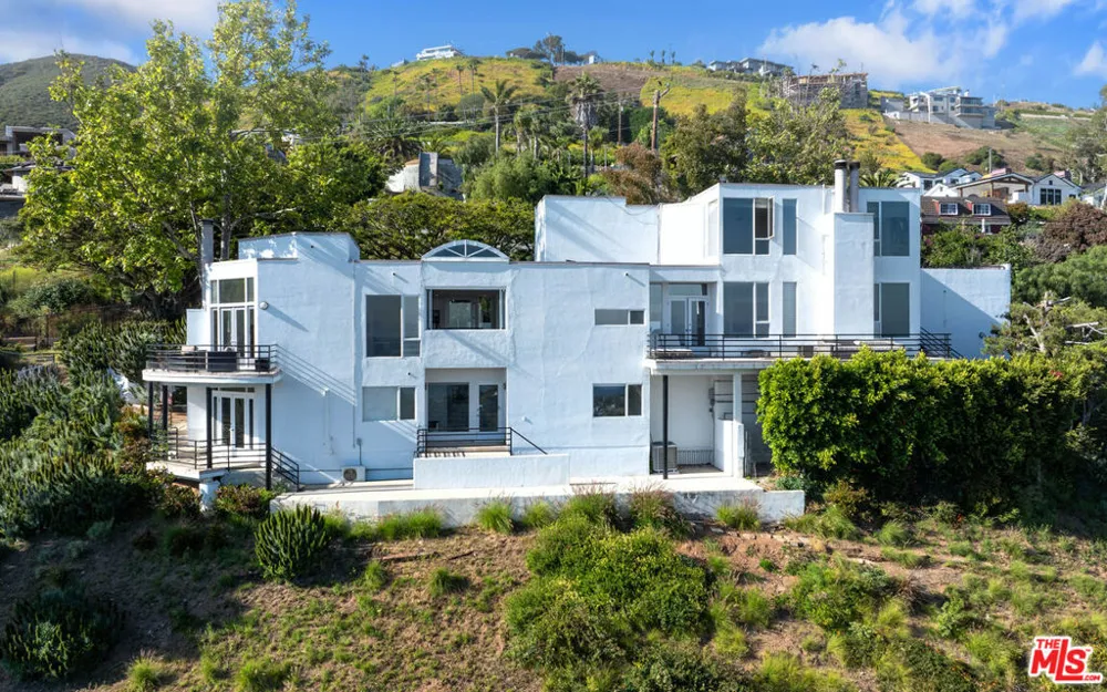 30112 Cuthbert Road Malibu, CA 90265