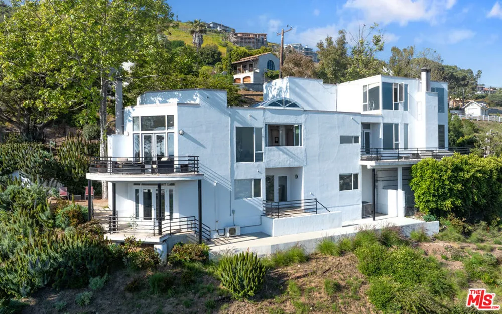 30112 Cuthbert Road Malibu, CA 90265