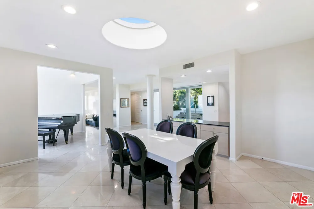 30112 Cuthbert Road Malibu, CA 90265