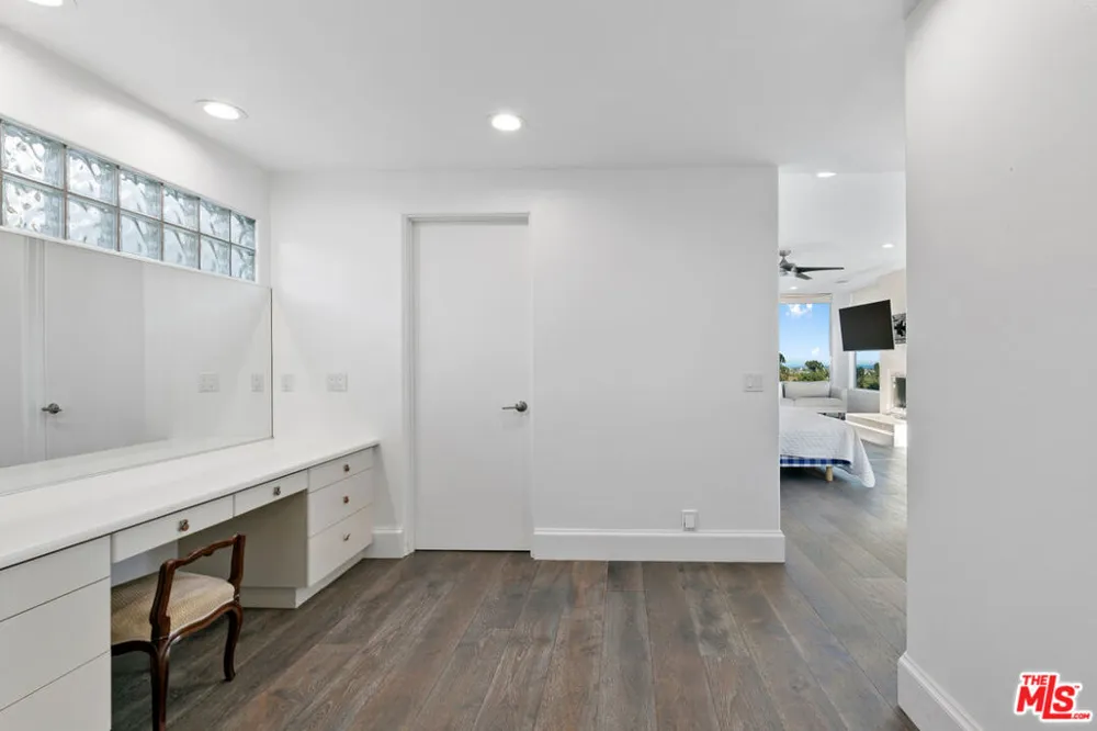 30112 Cuthbert Road Malibu, CA 90265