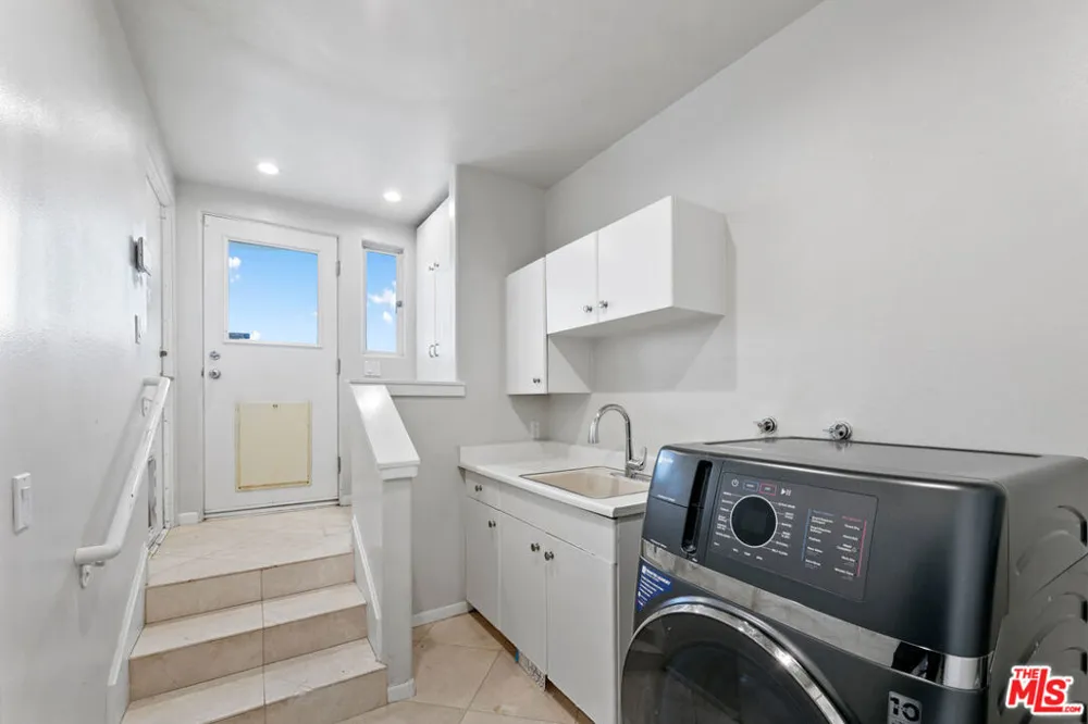 30112 Cuthbert Road Malibu, CA 90265