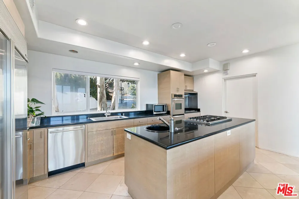 30112 Cuthbert Road Malibu, CA 90265