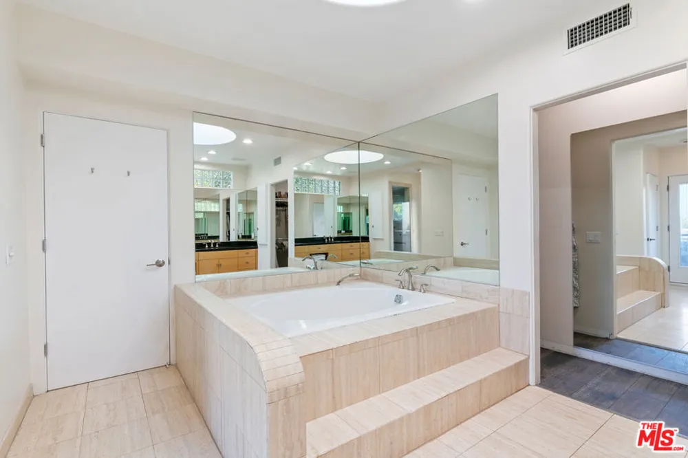30112 Cuthbert Road Malibu, CA 90265